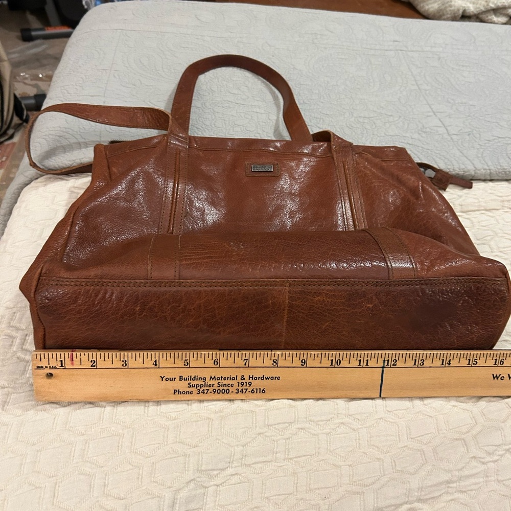 Brown Shoulder Bag with Leather Material and Structured Design - Picture 13 of 13